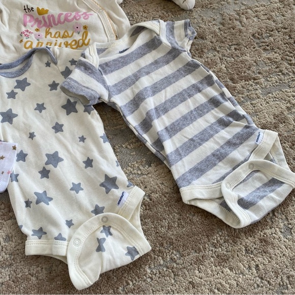 Gerber 0-3 months Baby Girl Bundle of Sleepsuit Onesies Bodysuit Top Cotton - Picture 3 of 8